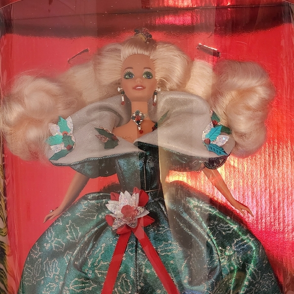 1995 Holiday Barbie - Picture 2 of 4